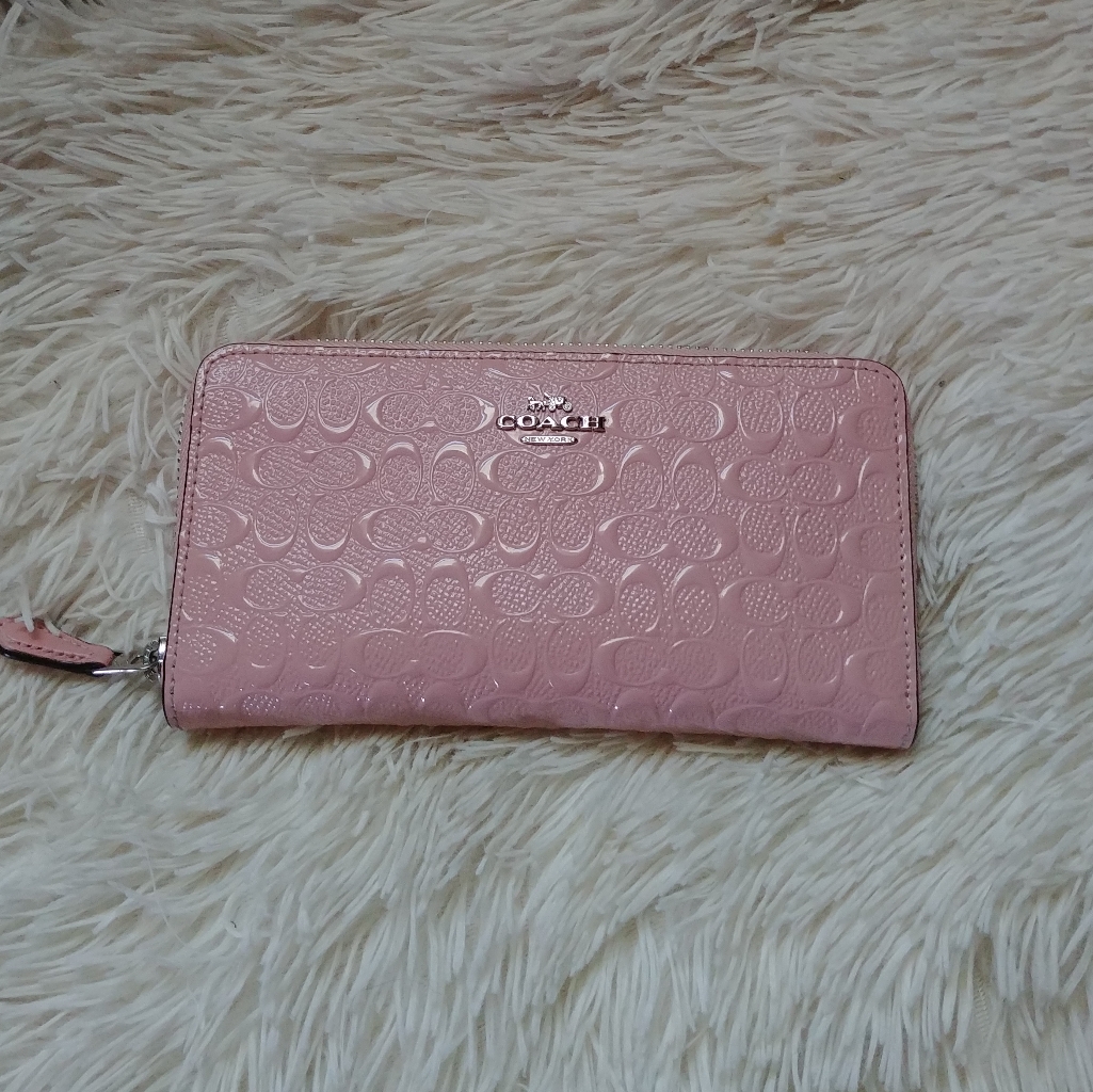 Authentic Coach Sig Embossed Zippy Wallet